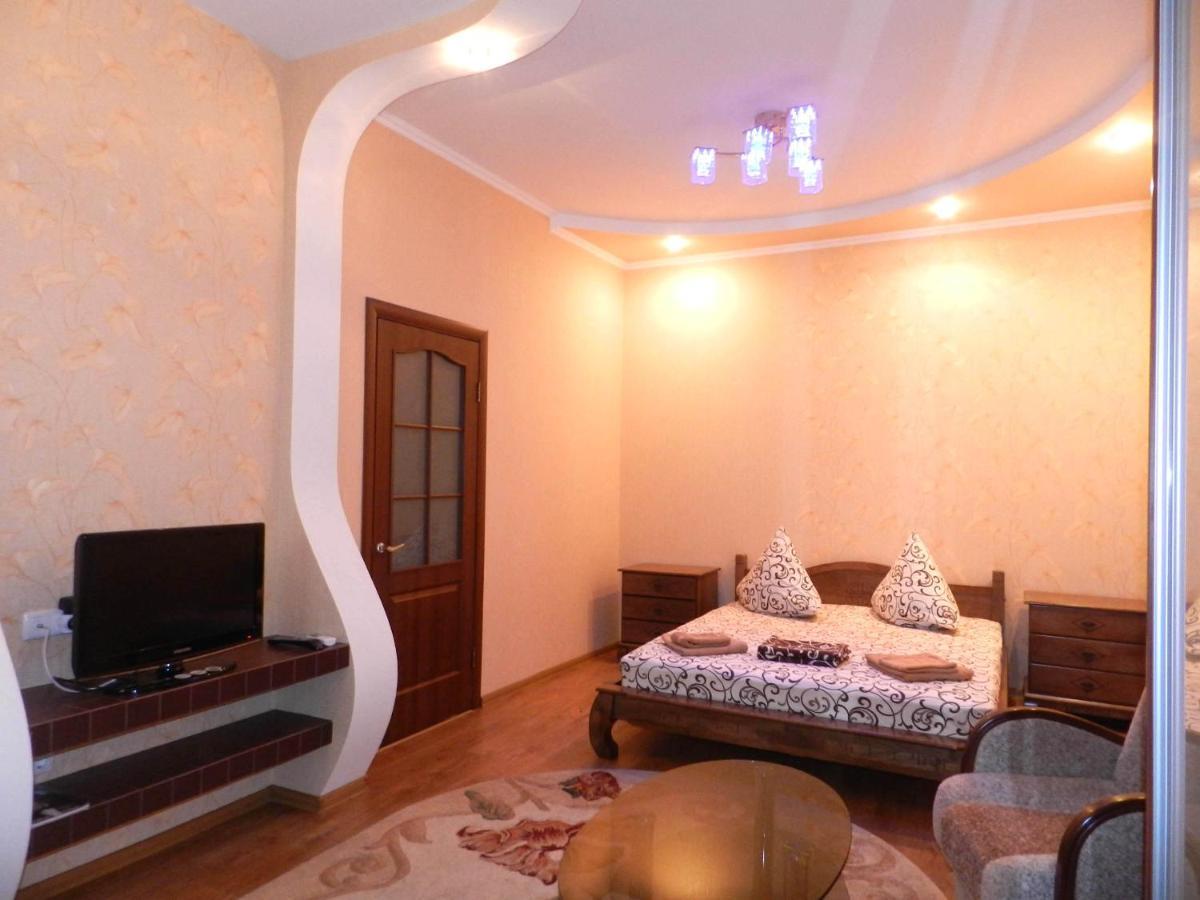 1-Room Luxury Apartment On Sobornyi Avenue 174-А, By Grandhome. Center Zaporizhia Buitenkant foto